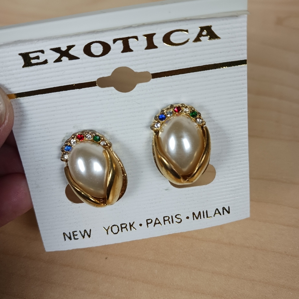 Vtg Exotica Gold Tone Faux Pearl Rhinestone Accent‎ Earrings MCM Tulip Style - Picture 2 of 5